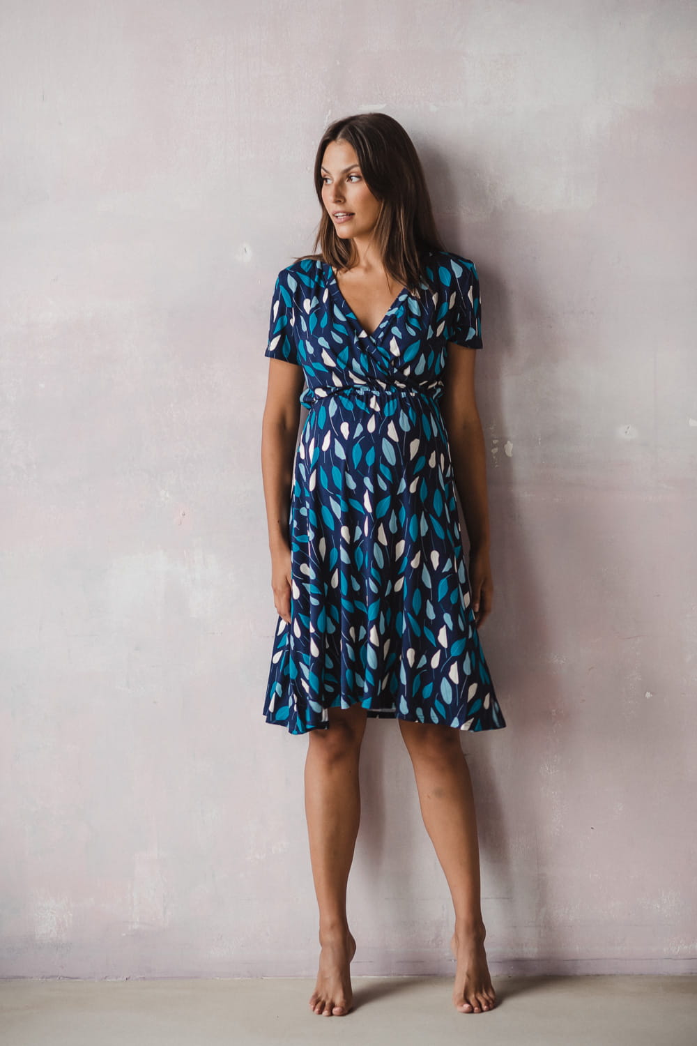 Kurzarm Wickelkleid schwanger & stillen geblümt