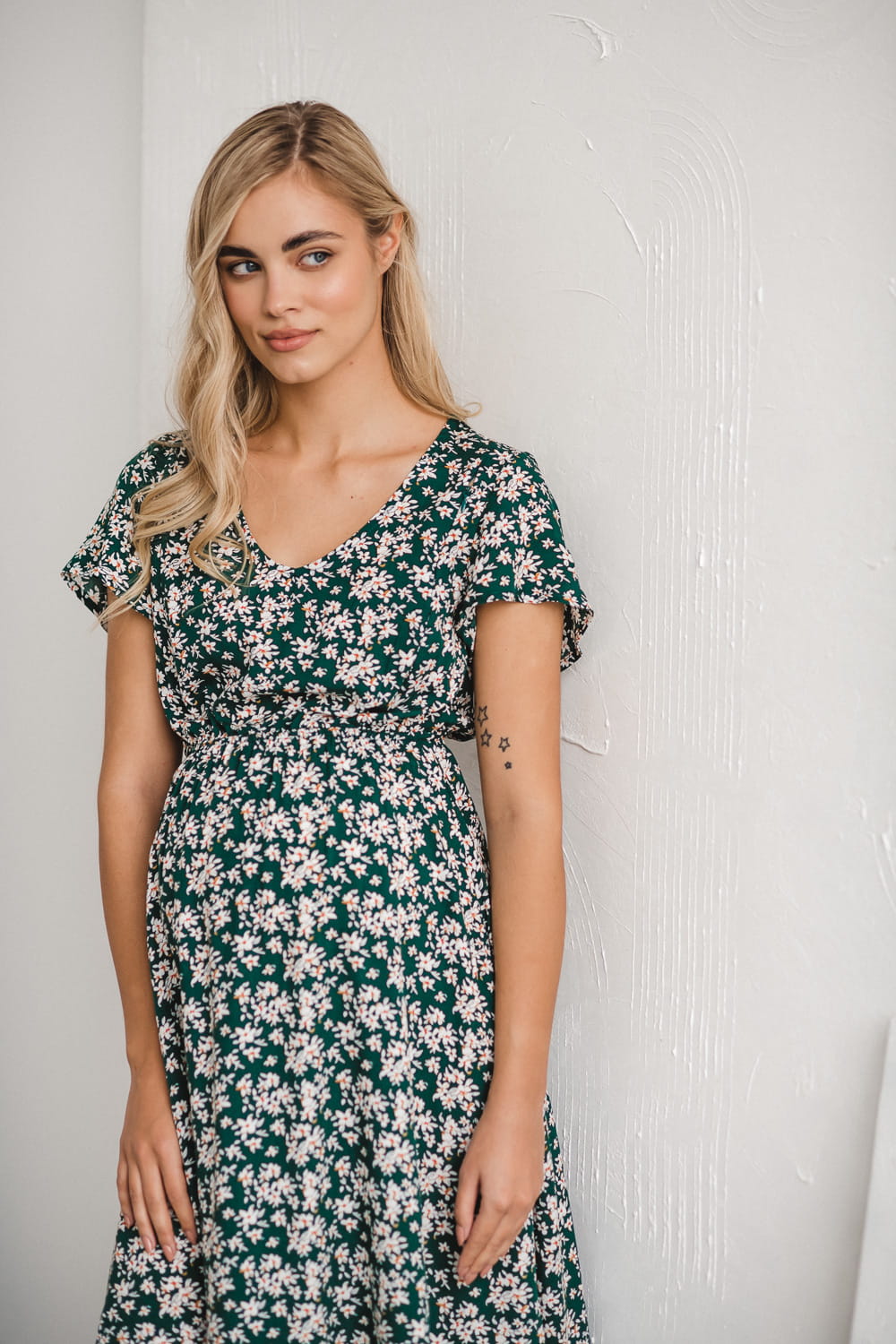 Kurzarm Schwangerschafts- und Stillkleid Daisy grün