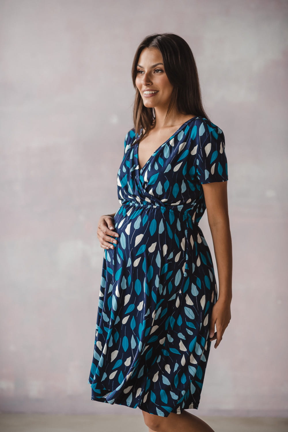 Kurzarm Wickelkleid schwanger & stillen geblümt