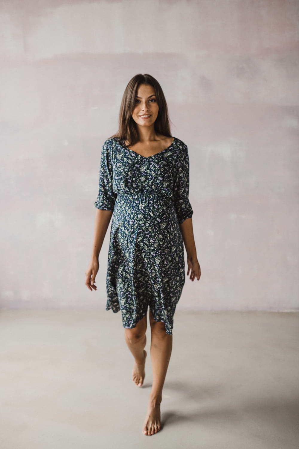 Herbstkleid für Schwangere und Stillende marineblau geblümt